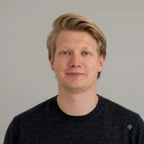 Nikita Kharlamov